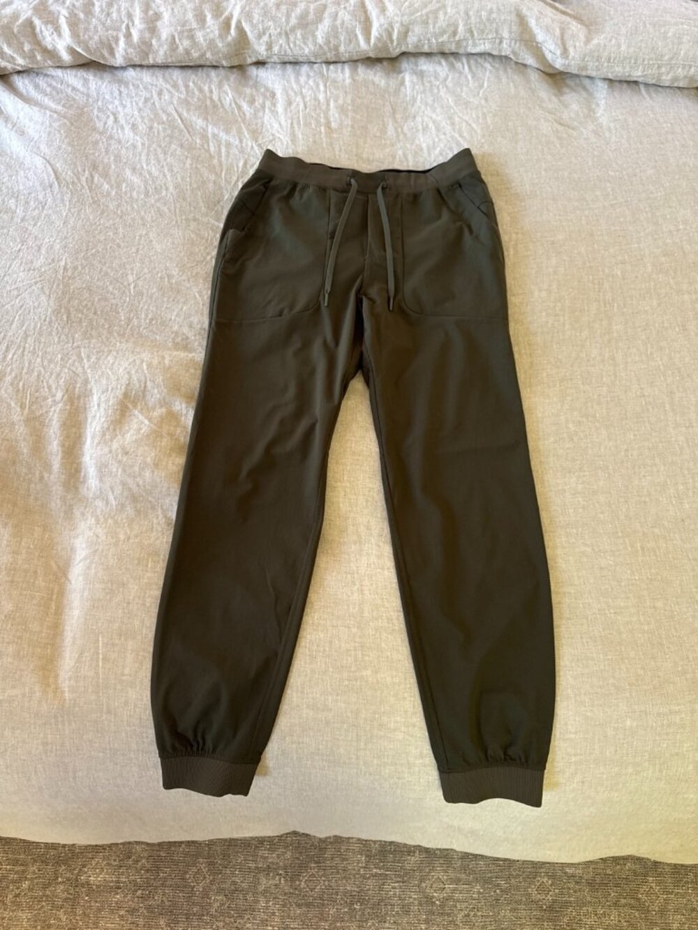 lululemon Men's ABC Joggers – Army Green – Large (Tall)